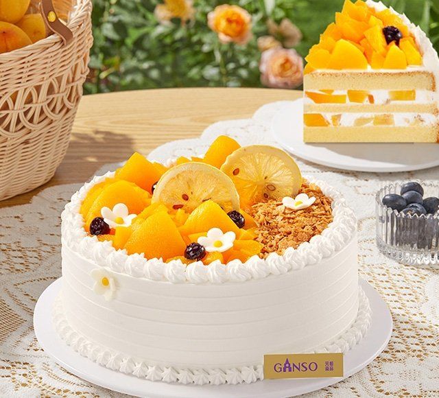 新水果之恋鲜奶蛋糕,清爽的口感,果肉鲜嫩,保证新鲜口感,倍享甜蜜
