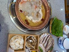 -阿婆情腊排骨火锅(金虹路店)