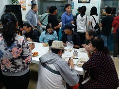 等位区-老磁器口豆汁店(天坛店)