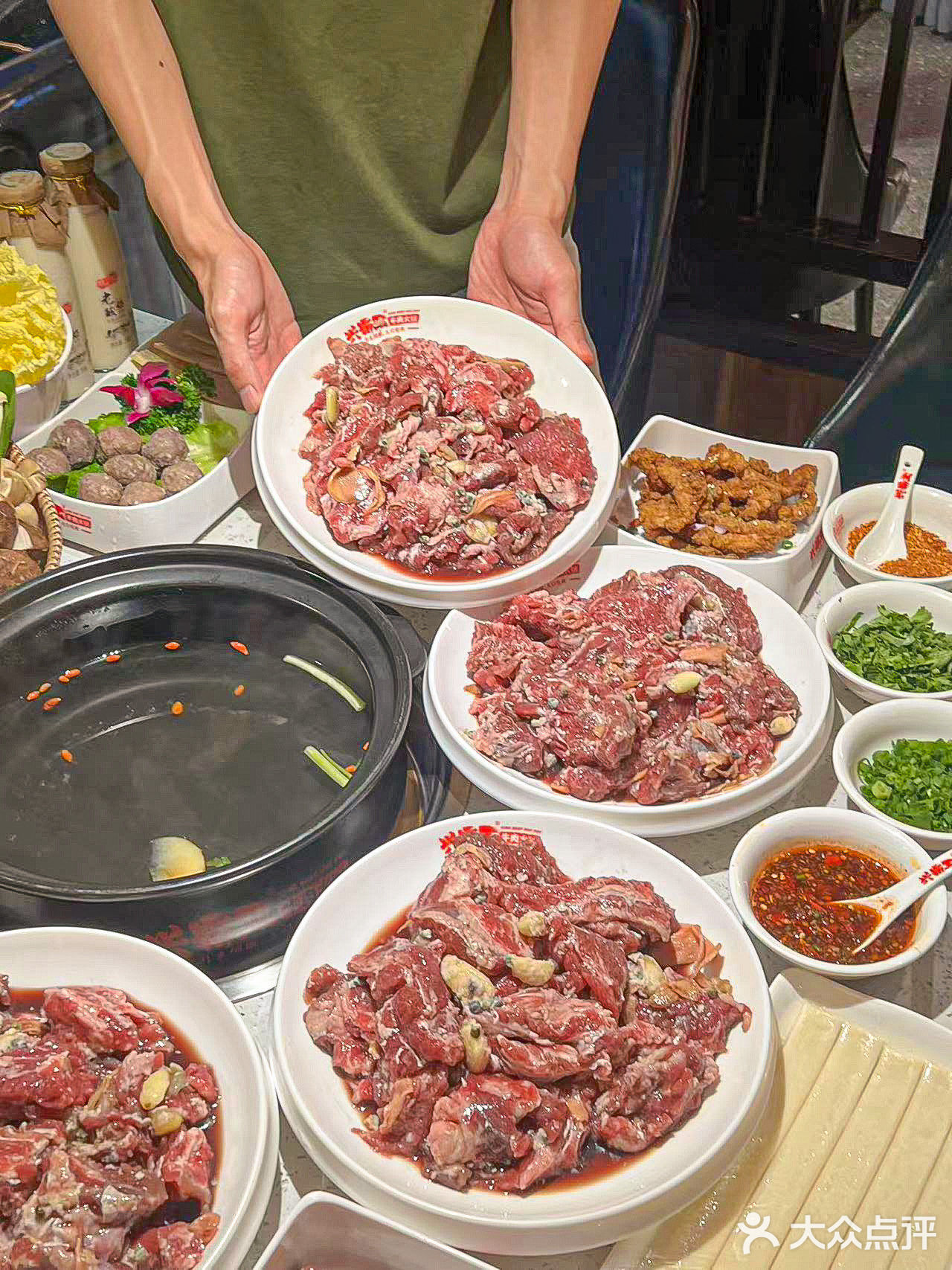 只有高品质的牛肉～才经得住这样的锅底吧 ️霸王牛肉