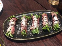 生牛肉裹芝麻菜-BROWNSTONE布朗石西班牙餐厅(富城店)