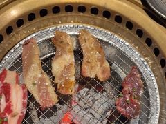 -山川小町·极番烧肉(新地假日广场店)