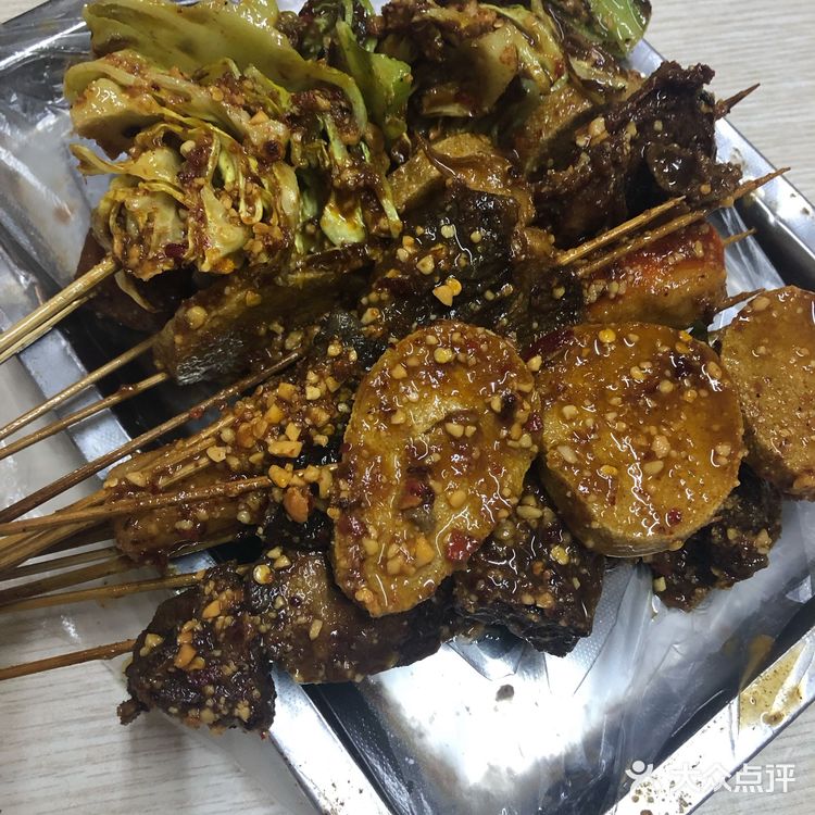 湖北路1路车站旁的老店 每次必点西红柿大头菜炒面