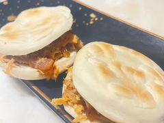 肉夹馍-唐猫庭院·千年陕菜(大唐不夜城店)