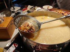 -尚尚仙·酸汤猪手·猪肚鸡火锅(华联万柳购物中心店)