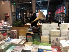 -阅西安新华书店(翠华南路店)