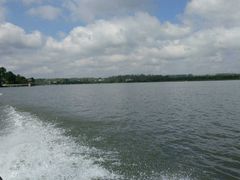 乘坐小艇-南京金牛湖风景区