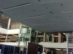 -天津波士信达奔驰4S店(卫津南路店)