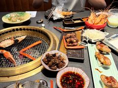 -铭牛烧肉·和牛海鲜自助(高新月牙湖店)