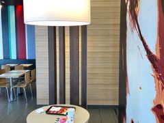 用餐区-麦当劳(季华好又多店)