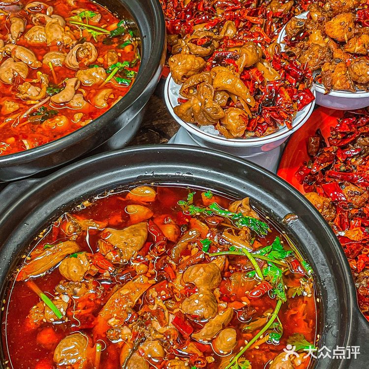 深圳这家肥肠煲吃一次就爱[爱心]上，我想天天来吃 