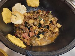 -鲁员外地锅鸡地锅鱼(古墩路店)