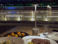 -MONICH牛排融合餐厅(和义大道购物中心店)