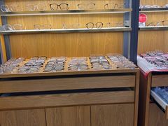 -优医视平价眼镜蔡司依视路折扣工厂店(德胜门店)