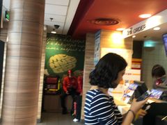 -麦当劳(虹梅路地铁站店)