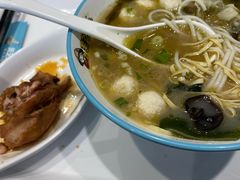 -灵芝妹子海鲜米线(劳动公园店)