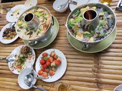 -Chom Cafe and Restaurant
