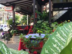 -Dash Teak House