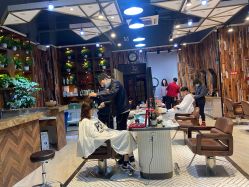 -PE SALON