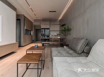 原木色与高级灰搭配，小户型也可以装出大气感