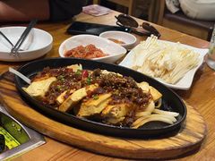 铁板豆腐-喇喇排骨火锅·传统韩式脊骨汤(望京西园总店)