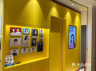 和好朋友一起去拍照啦，店里有活动，比巴黎春天店整整少