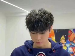 -一家只做男发烫染的店