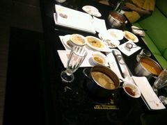 -唯爱KTV聚会餐厅(仙林东城汇店)