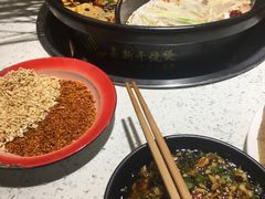 红汤锅底-钢管厂歆瑞源油卤串串香(春熙路太古里店)