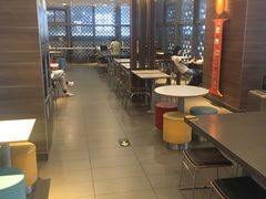 大堂-麦当劳(苏州火车站南广场店)