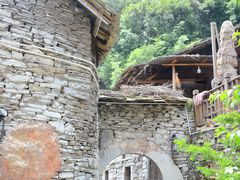 -高荡千年布依古寨旅游景区