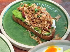 鳗鱼牛油果无花果全麦吐司-O'mills Sourdough Bakery&Bistro(永嘉路店)