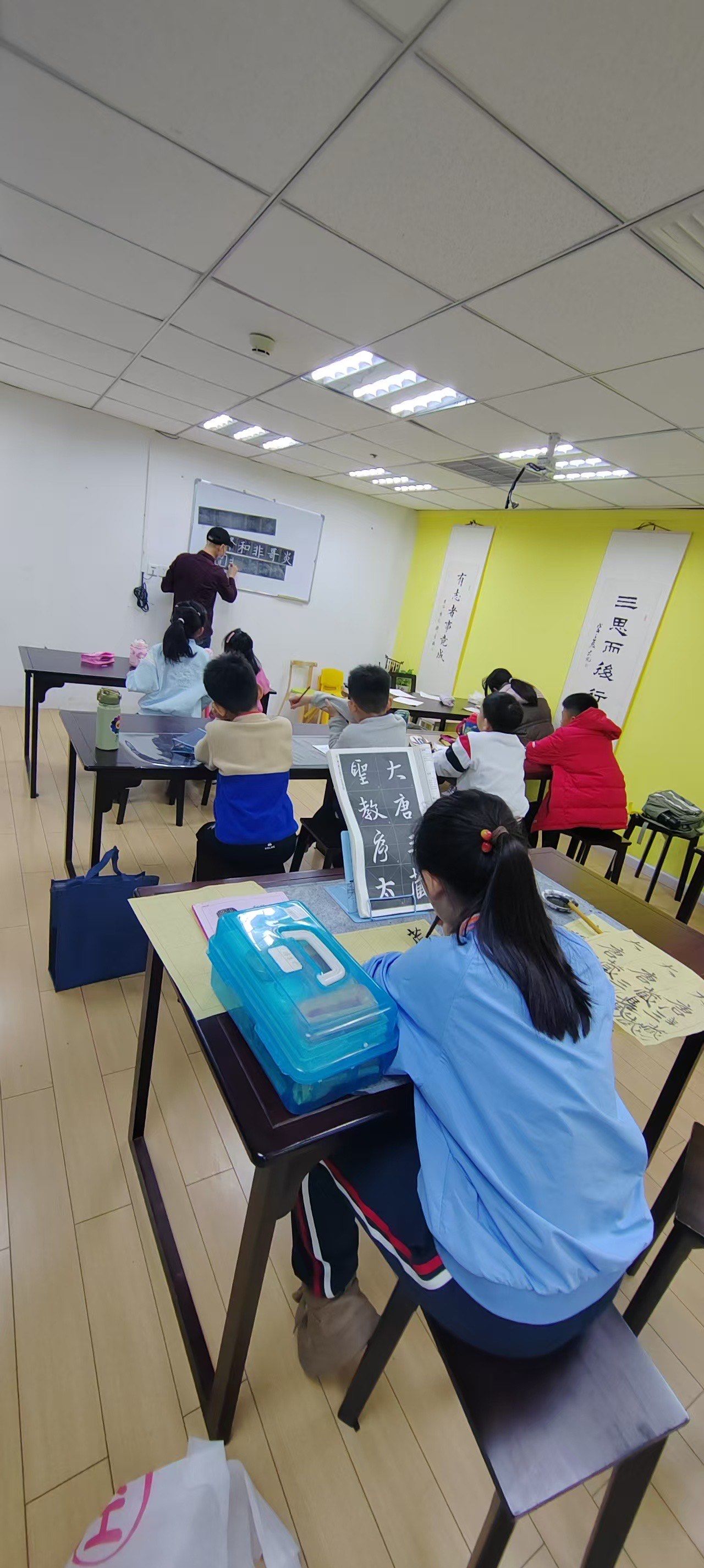 寒假书法集训,弯道超车
名师小班教学