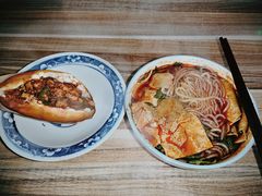 -老字号杨坡红油米线腊汁肉夹馍(东四道巷店)