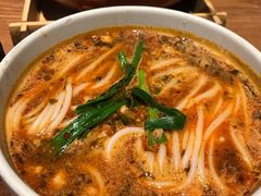 -云海肴·汽锅鸡·云南菜(天山百盛优客店)