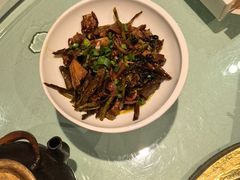 -帅巴人舅母子腊蹄民俗村