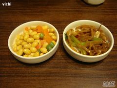 给的小菜，真的不怎么样-吕氏疙瘩汤·私家菜馆(慈云寺店)