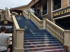 -王府井奥莱临潼小镇(临潼店)