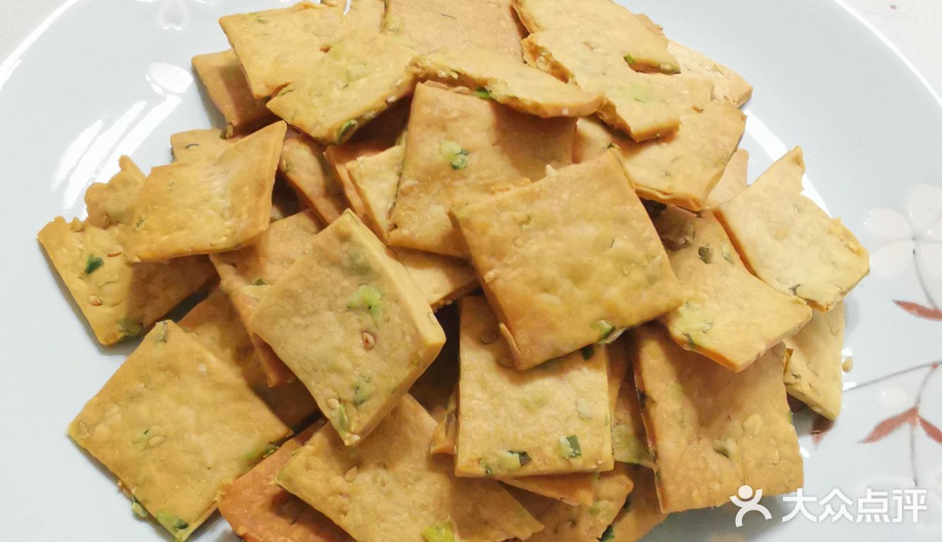 微微咸的葱香饼干走起[得意][得意]