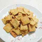 微微咸的葱香饼干走起[得意][得意]