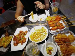 -老街烧烤(华中农业大学梧桐路步行街店)