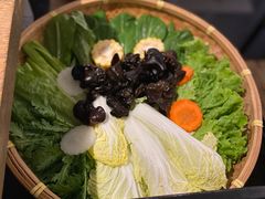 -尚尚仙·酸汤猪手·猪肚鸡火锅(华联万柳购物中心店)
