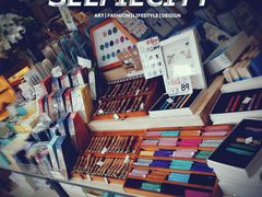 -猫的天空之城概念书店(杭州南宋御街店)