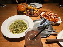 -三勾JJJ Burger&Coffee(梅溪湖店)