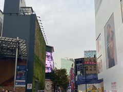 -BHC炸鸡(明洞总店)