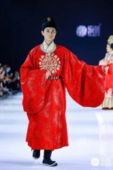 -艾朵婚纱