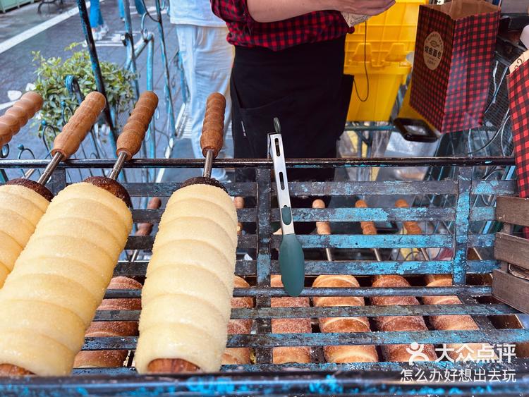 中央大街最火的几款面包华梅 马迭尔 烟囱面包-大众点评