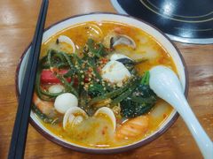 -老何家后安粉·糟粕醋海鲜火锅(三亚湾椰梦长廊店)