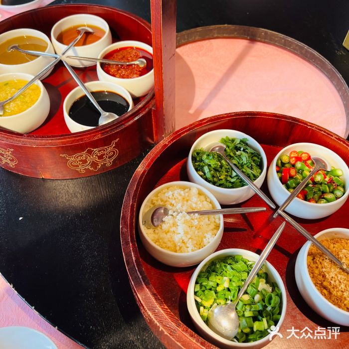 行家海鲜火锅酒家(静安寺店)二层十味调料格图片