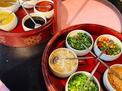 二层十味调料格-行家海鲜火锅酒家(静安寺店)